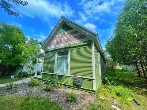 808 Maple Ave, Decorah, IA 52101 photo 2