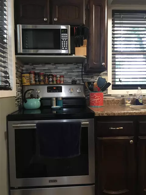 421 SW 6 St, Hampton, IA 50441 photo 5