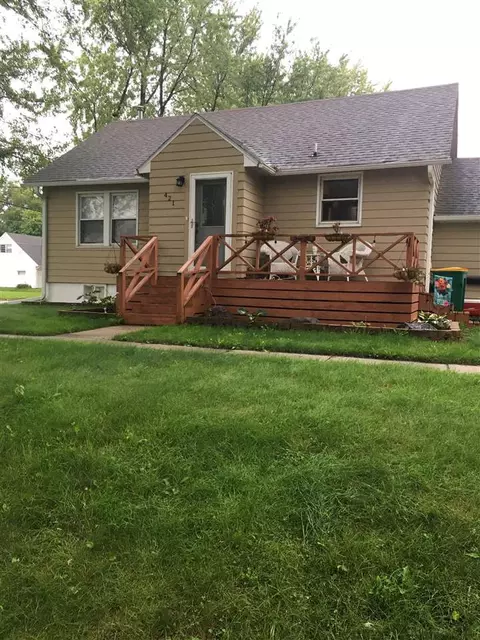 421 SW 6 St, Hampton, IA 50441 photo 2
