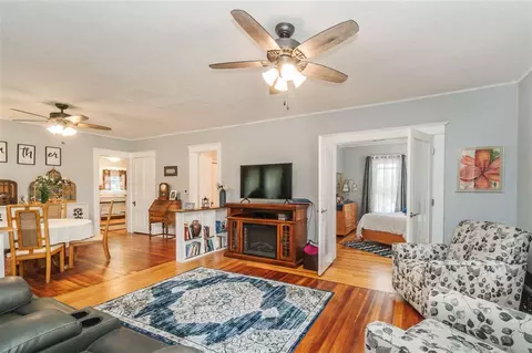 344 E 3rd St, Readlyn, IA 50668 photo 4