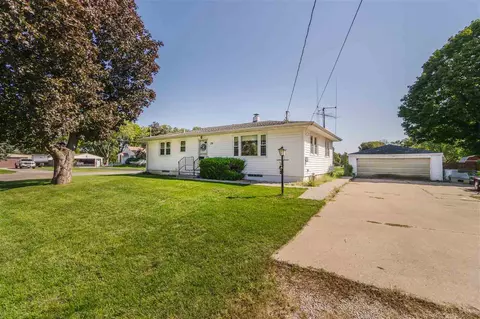 138 Ruby Dr, Waterloo, IA 50702 photo 4