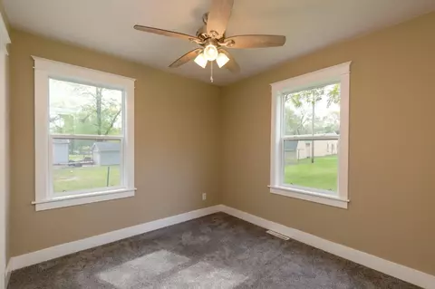 1915 Plainview St, Waterloo, IA 50707 photo 5