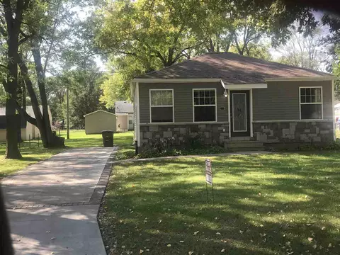 1915 Plainview St, Waterloo, IA 50707 photo 1