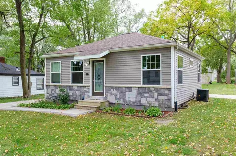 1915 Plainview St, Waterloo, IA 50707 photo 2