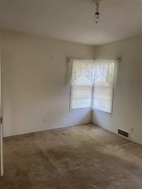 901 Walnut St, Traer, IA 50675 photo 8