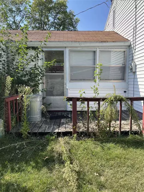 901 Walnut St, Traer, IA 50675 photo 2