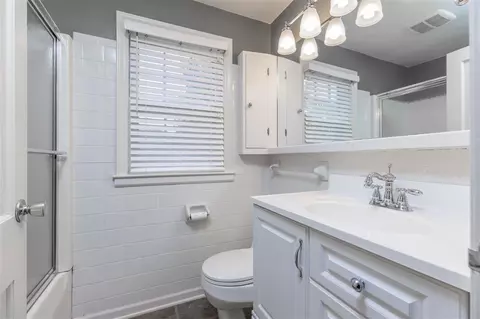 156 Pershing Rd, Waterloo, IA 50701 photo 21