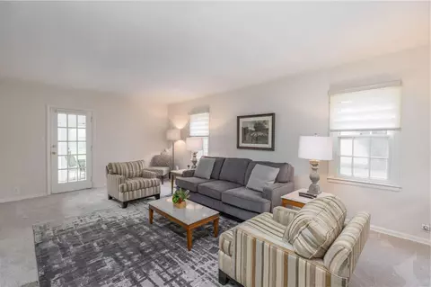 156 Pershing Rd, Waterloo, IA 50701 photo 3