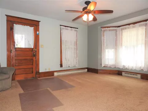 533 E 2nd St, Sumner, IA 50674 photo 4