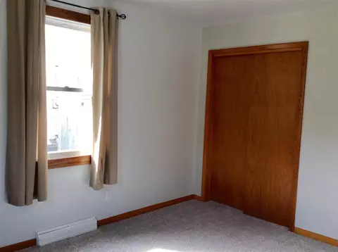 901 River St, Decorah, IA 52101 photo 6