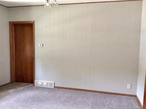 901 River St, Decorah, IA 52101 photo 5