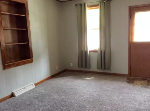 901 River St, Decorah, IA 52101 photo 2
