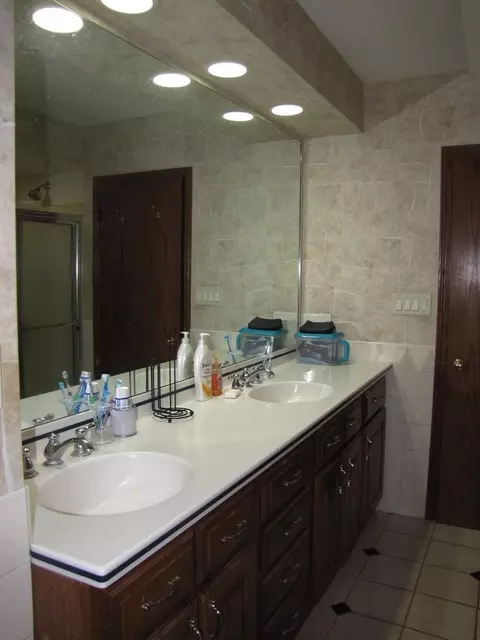 404 Ivanhoe Rd, Waterloo, IA 50701 photo 9