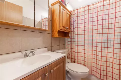 1176 E Mitchell Ave, Waterloo, IA 50702 photo 11