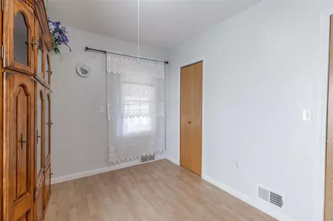 1176 E Mitchell Ave, Waterloo, IA 50702 photo 9