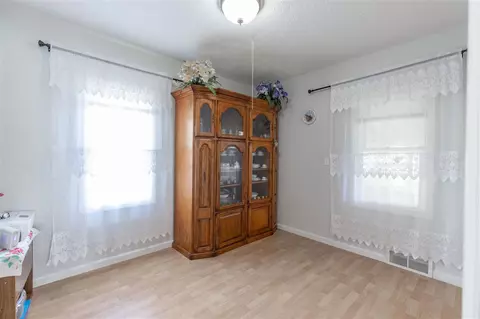 1176 E Mitchell Ave, Waterloo, IA 50702 photo 10