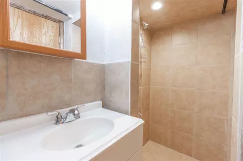 1176 E Mitchell Ave, Waterloo, IA 50702 photo 17