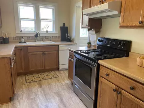 124 E 9th St, Cedar Falls, IA 50613 photo 8