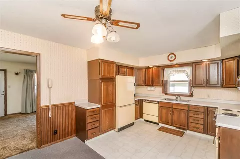 241 Zelmar Dr, Waterloo, IA 50701 photo 10
