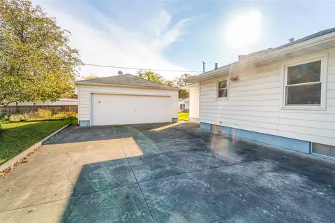 241 Zelmar Dr, Waterloo, IA 50701 photo 27