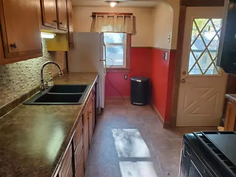 715 Upton Ave, Waterloo, IA 50701 photo 9