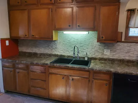 715 Upton Ave, Waterloo, IA 50701 photo 10