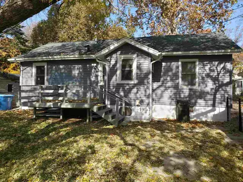 715 Upton Ave, Waterloo, IA 50701 photo 2