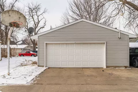 928 Bertch Ave, Waterloo, IA 50701 photo 19