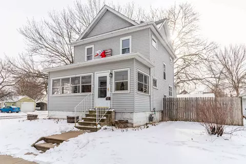 928 Bertch Ave, Waterloo, IA 50701 photo 2