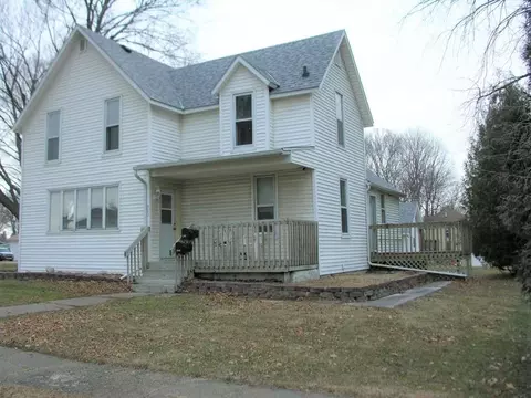 403 Maple St, Osage, IA 50461 photo 1