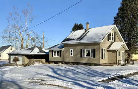 701 5th St, Gladbrook, IA 50635 photo 2