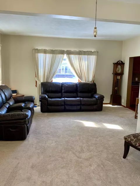701 5th St, Gladbrook, IA 50635 photo 4