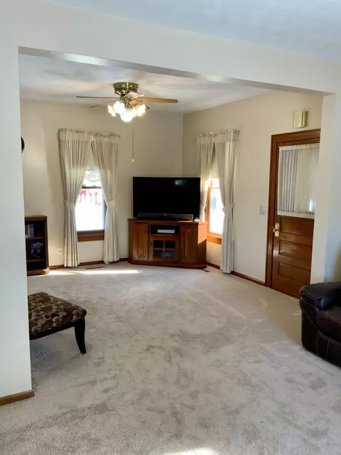 701 5th St, Gladbrook, IA 50635 photo 5