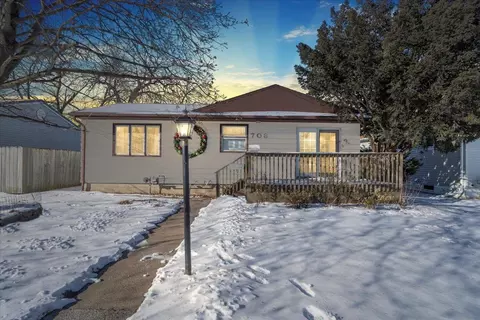 708 Dundee Ave, Waterloo, IA 50701 photo 1