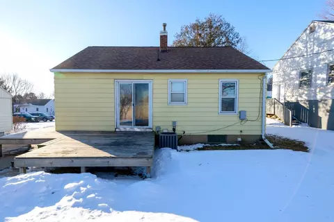 845 Maxwell St, Waterloo, IA 50701 photo 2