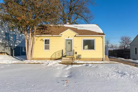 845 Maxwell St, Waterloo, IA 50701 photo 1