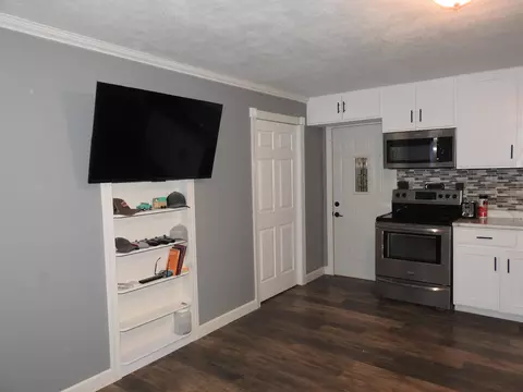 130 N 3rd St, Maynard, IA 50655 photo 7