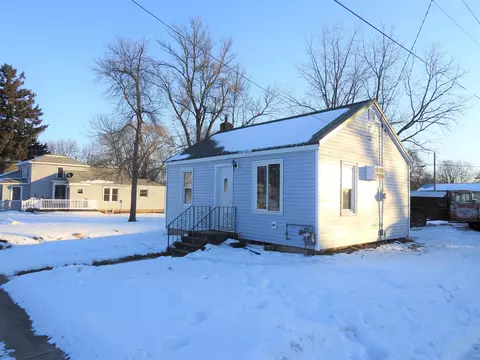 130 N 3rd St, Maynard, IA 50655 photo 12
