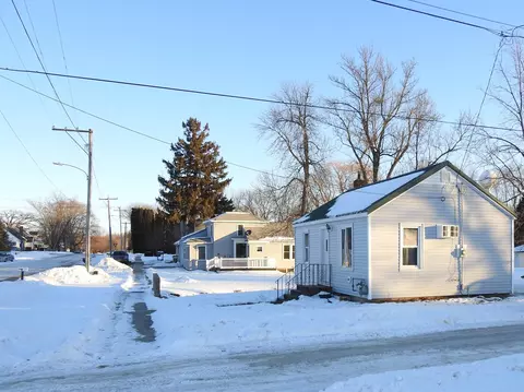 130 N 3rd St, Maynard, IA 50655 photo 2