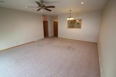 4405 Reflection Ln, Waterloo, IA 50701 photo 7