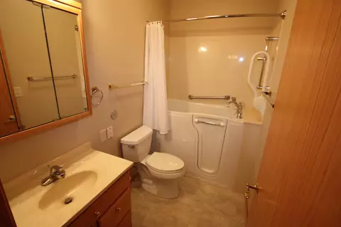 4405 Reflection Ln, Waterloo, IA 50701 photo 13