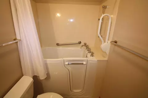 4405 Reflection Ln, Waterloo, IA 50701 photo 14