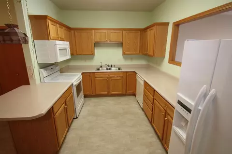 4405 Reflection Ln, Waterloo, IA 50701 photo 3