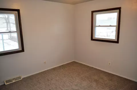 1901 Upton Ave, Waterloo, IA 50701 photo 3