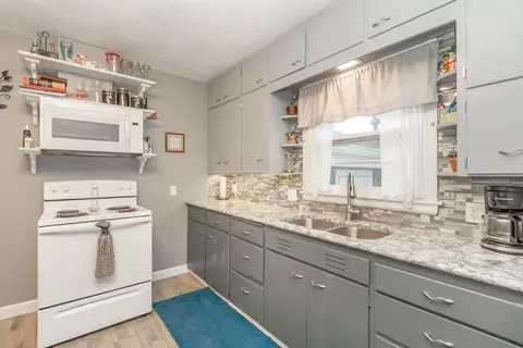 808 W 3rd St, Sumner, IA 50674 photo 5