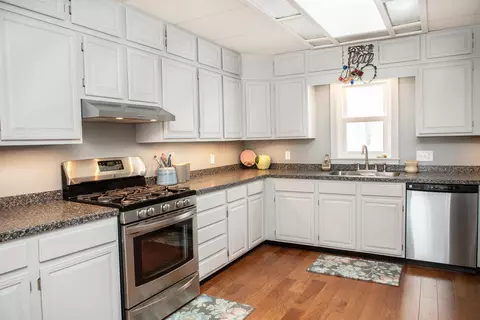 514 E Washington St, Shell Rock, IA 50670 photo 7