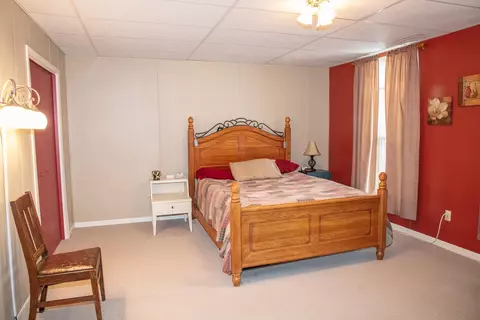514 E Washington St, Shell Rock, IA 50670 photo 22