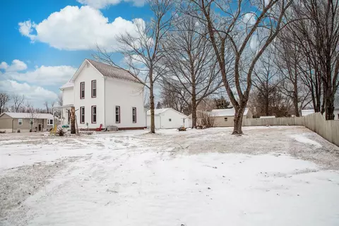 514 E Washington St, Shell Rock, IA 50670 photo 2
