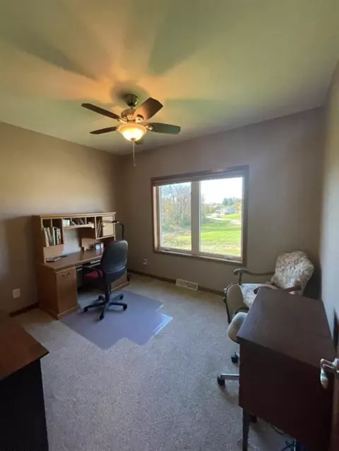 1708 E Hills Rd, Decorah, IA 52101 photo 9