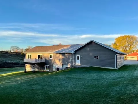 1708 E Hills Rd, Decorah, IA 52101 photo 14